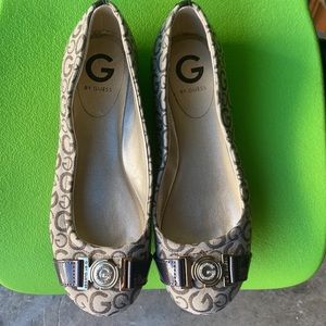 Guess flats